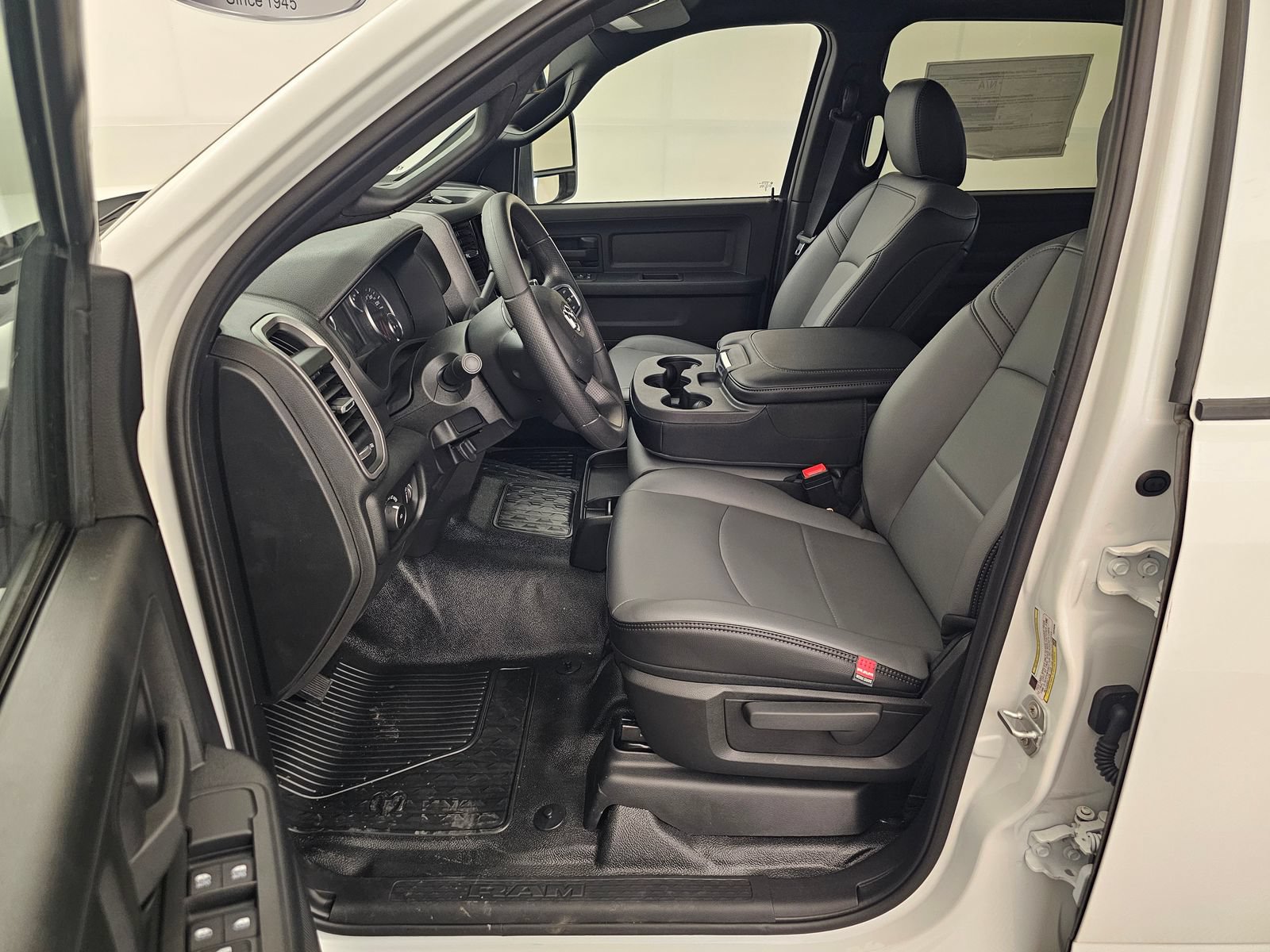 New 2026 RAM 5500 Tradesman AWD/4WD image 4