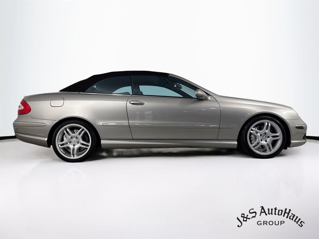 Used 2005 Mercedes-Benz CLK 55 AMG Cabriolet image 41