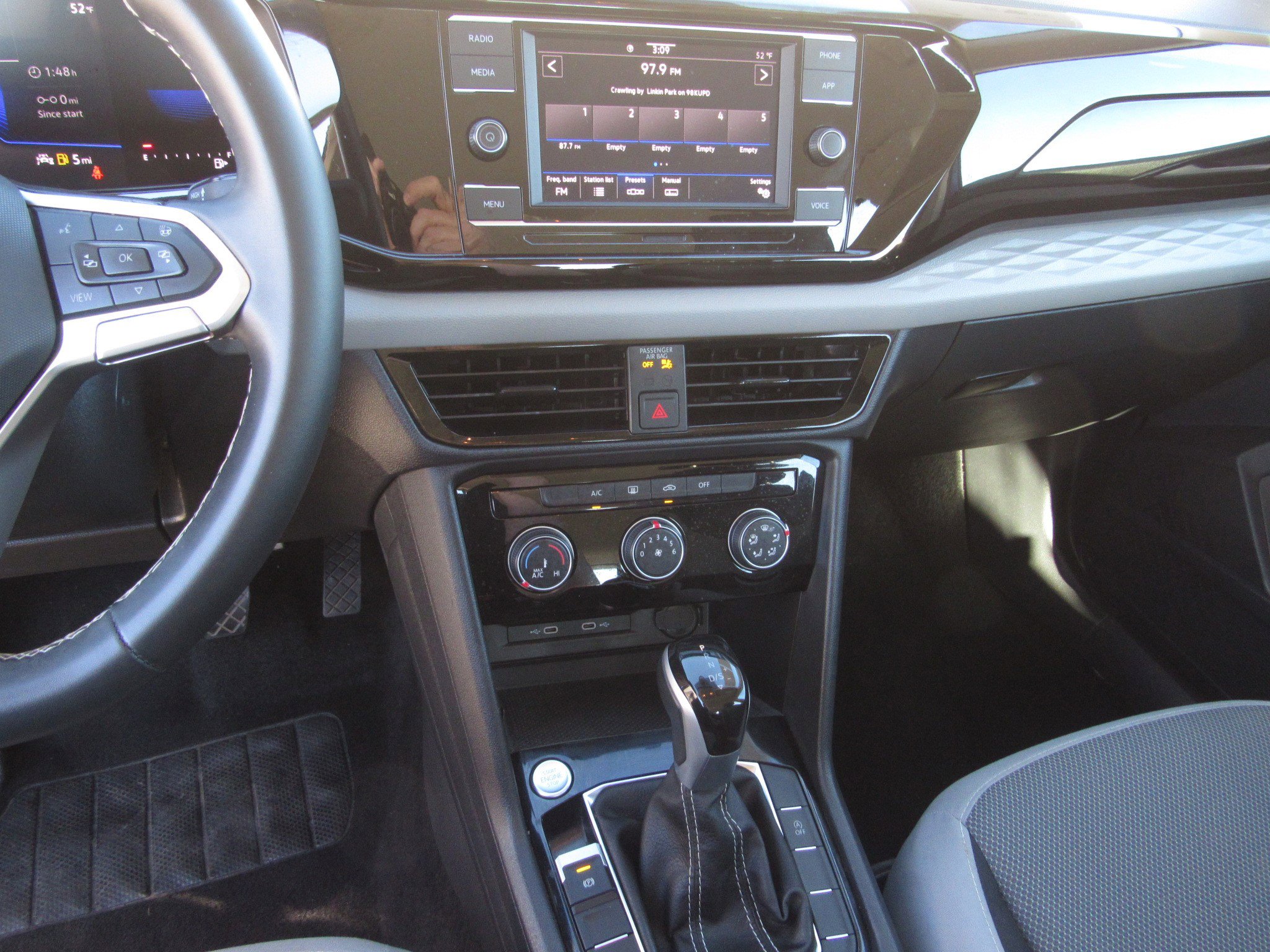 Used 2024 Volkswagen Taos S image 17