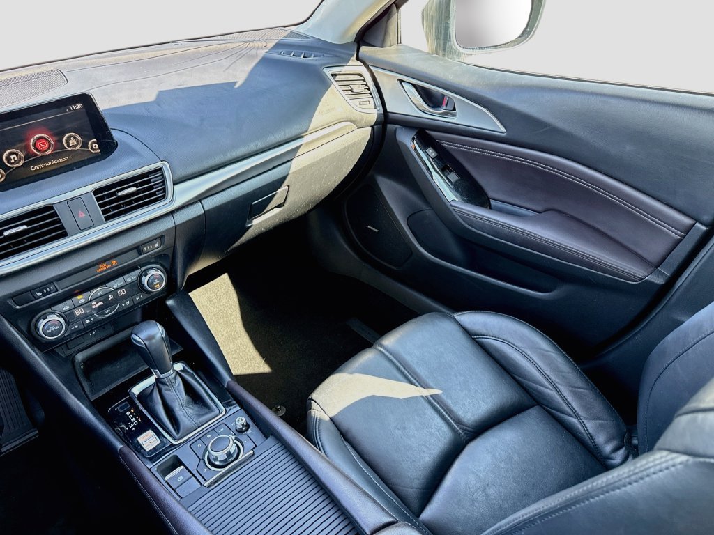Used 2018 MAZDA MAZDA3 Touring FWD image 33