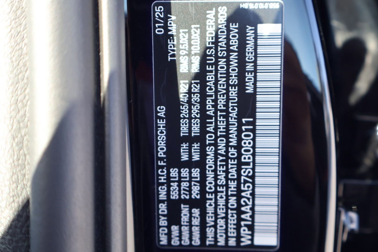 Certified 2025 Porsche Macan image 29