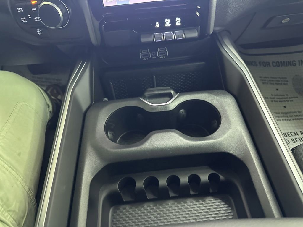 New 2026 RAM 1500 4x4 Crew Cab image 39