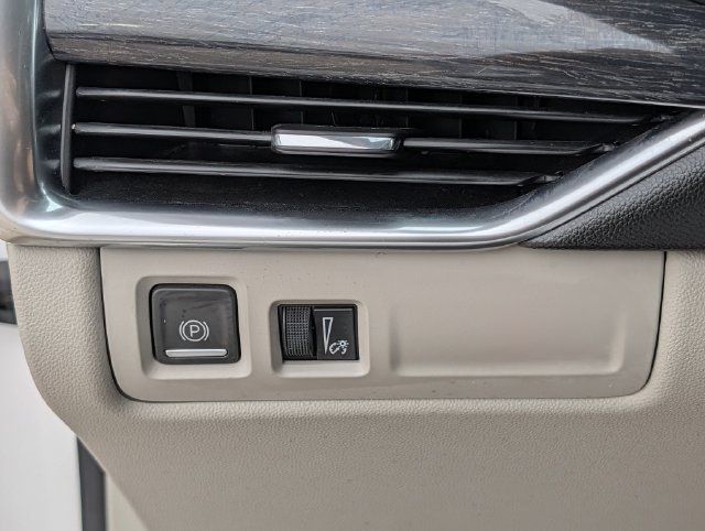 Used 2023 Cadillac XT4 Premium Luxury w/ Driver Assist Package FWD image 24