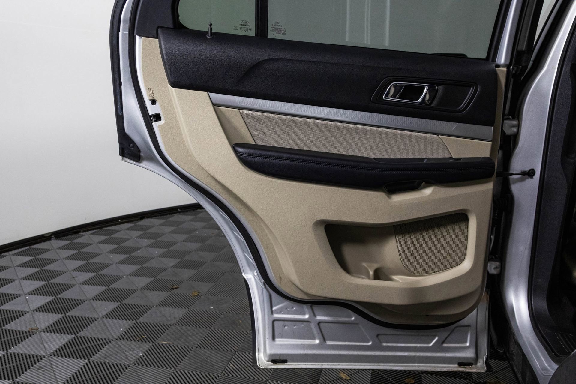 Used 2018 Ford Explorer Base image 36