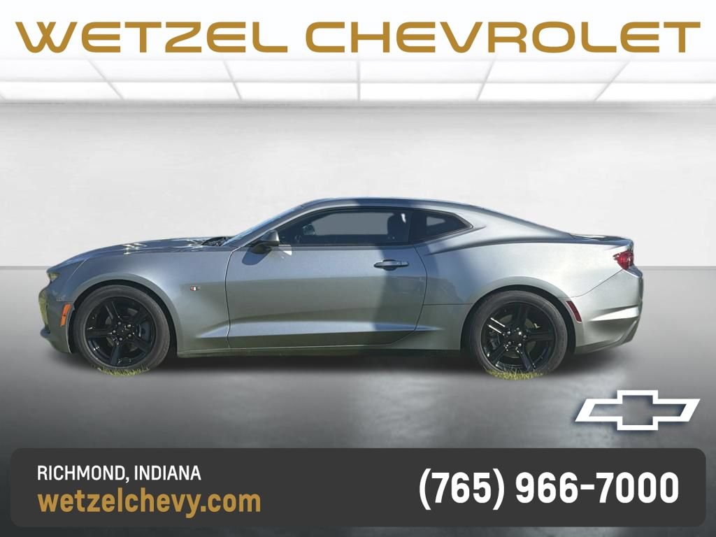 Used 2023 Chevrolet Camaro LT RWD image 3