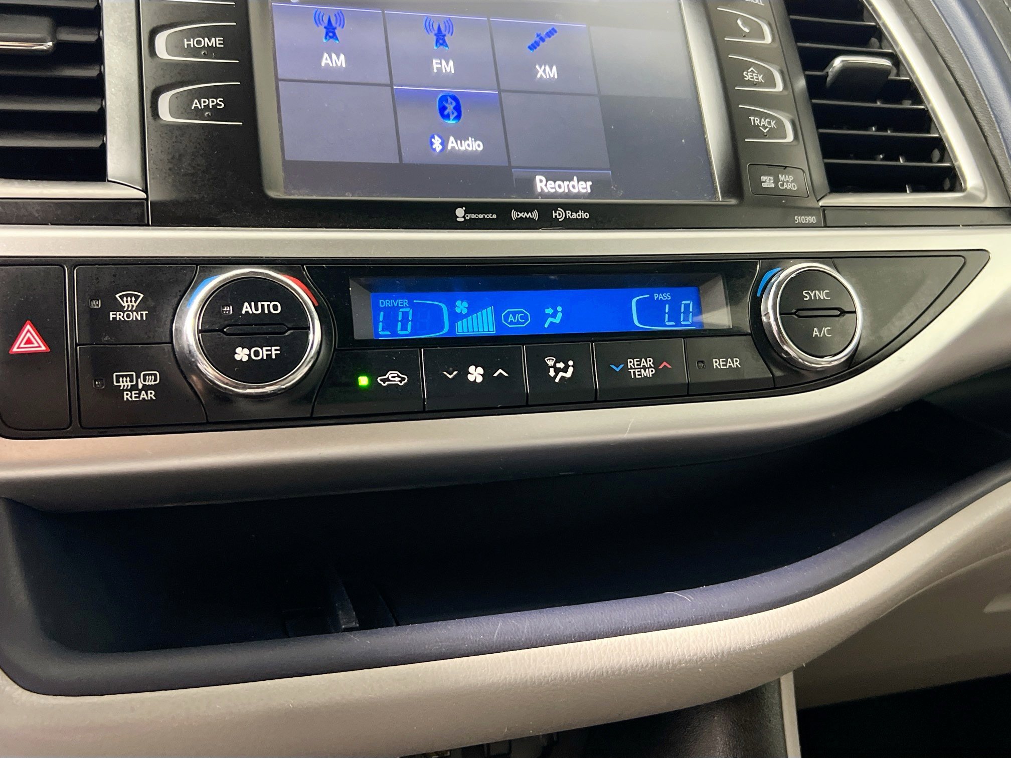 Used 2019 Toyota Highlander XLE image 27