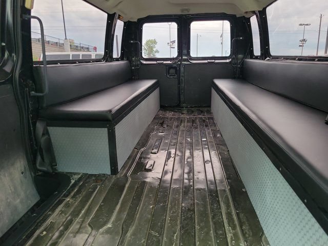 Used 2006 Ford E-350 and Econoline 350 Extended Super Duty RWD image 9