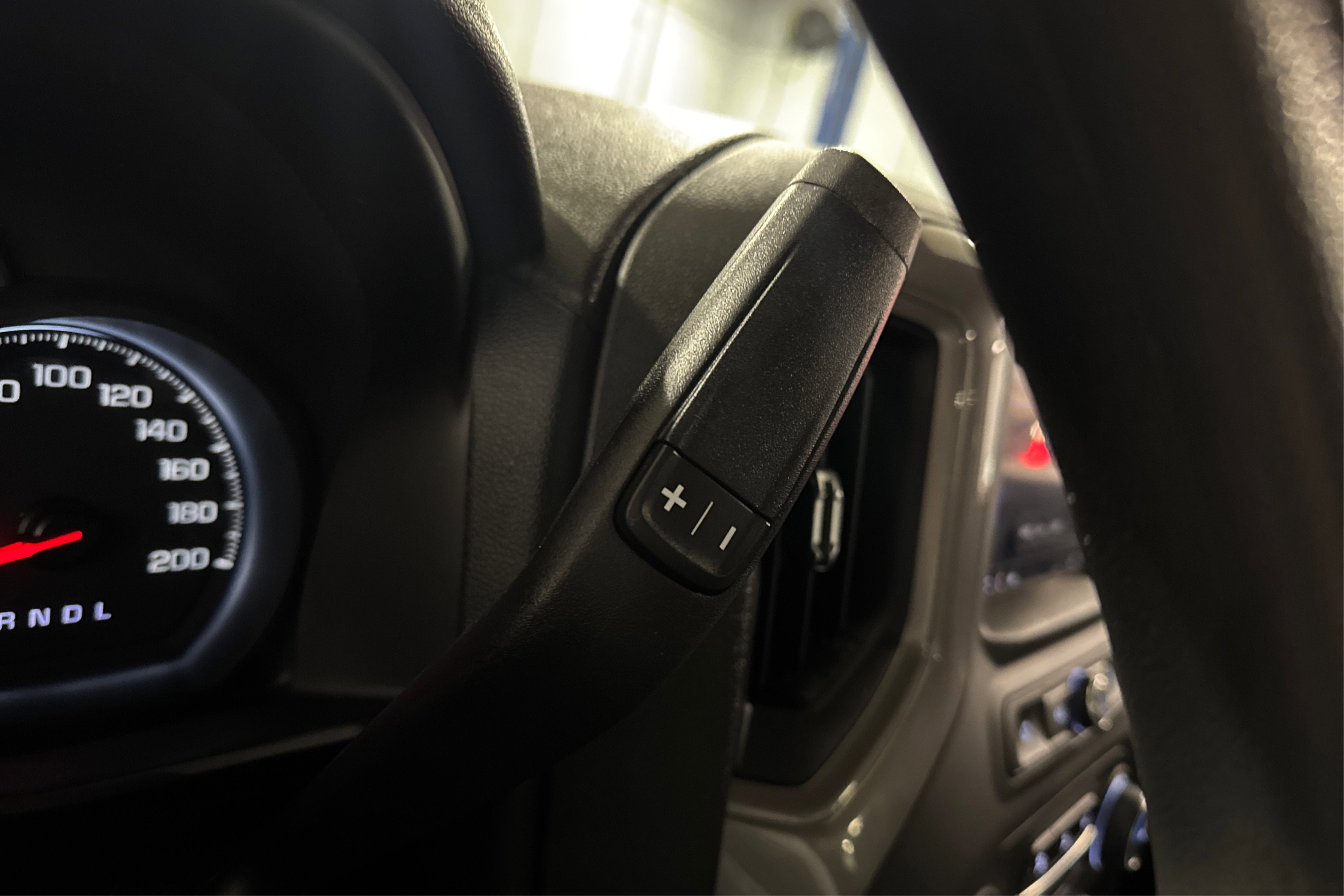 Used 2023 Chevrolet Silverado 1500 Custom image 24