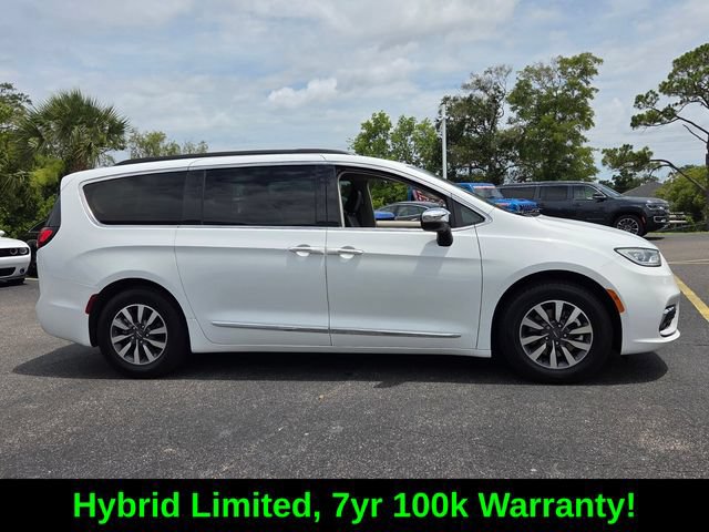 Used 2023 Chrysler Pacifica Limited FWD image 8