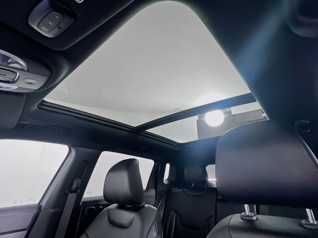 Used 2023 Jeep Compass High Altitude w/ Driver Assist Group I image 22