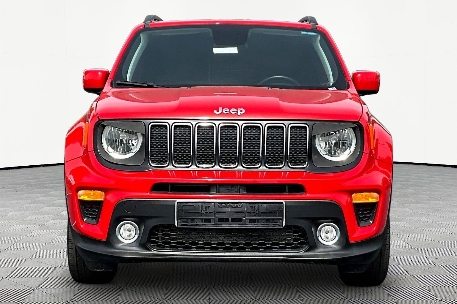 Used 2019 Jeep Renegade Latitude w/ Cold Weather Group AWD/4WD image 2