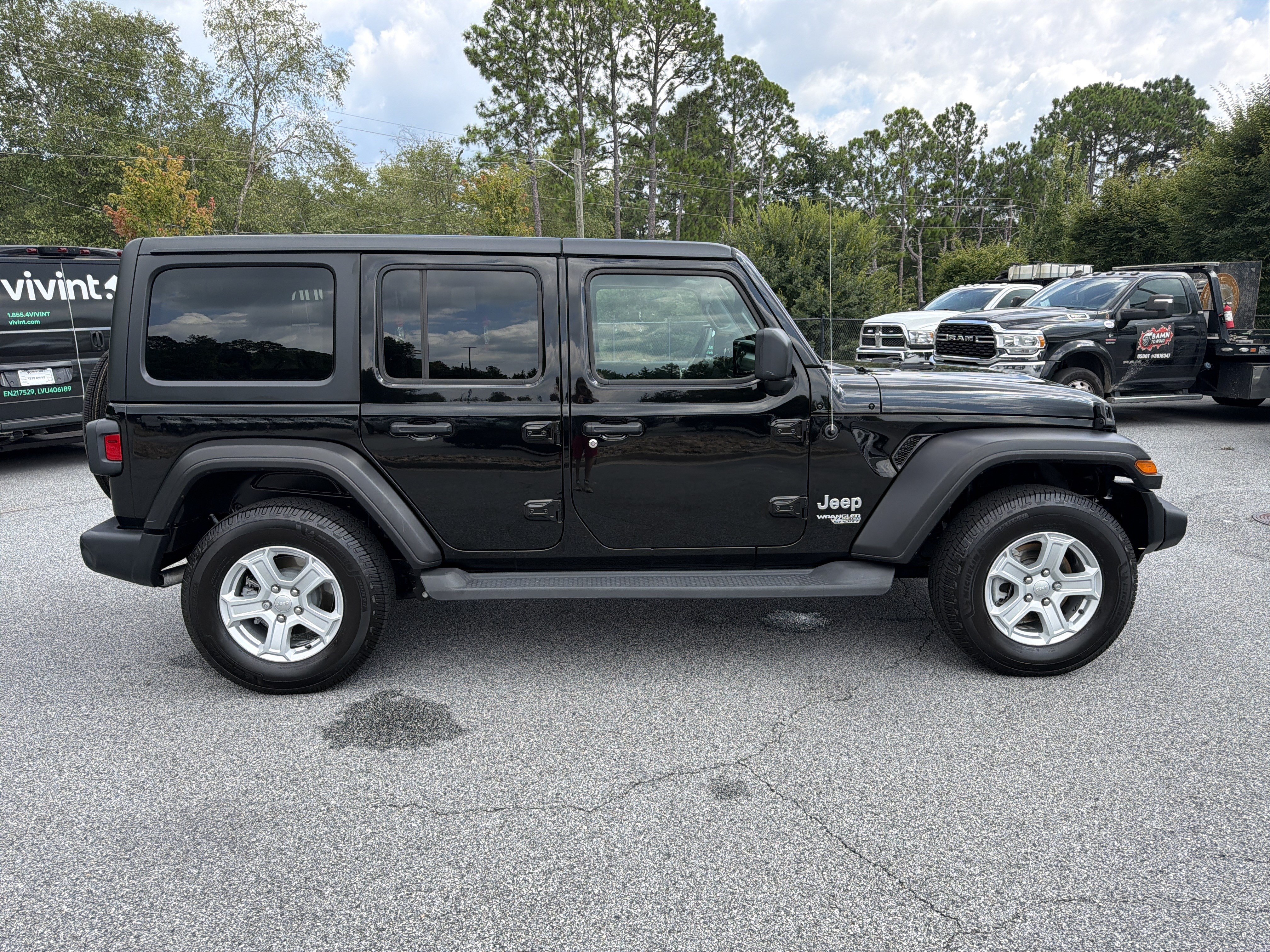 Used 2019 Jeep Wrangler Unlimited Sport S AWD/4WD image 9