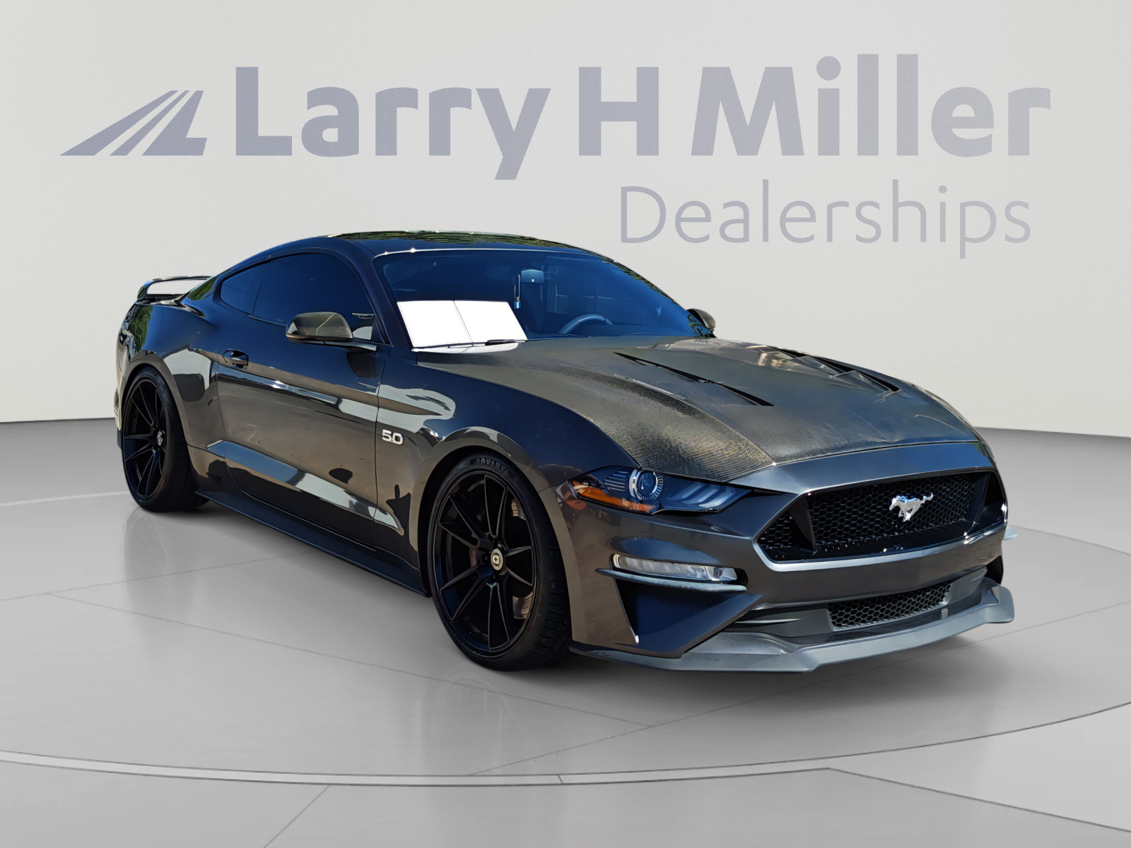 Used 2018 Ford Mustang GT Premium w/ GT Performance Package RWD image 7