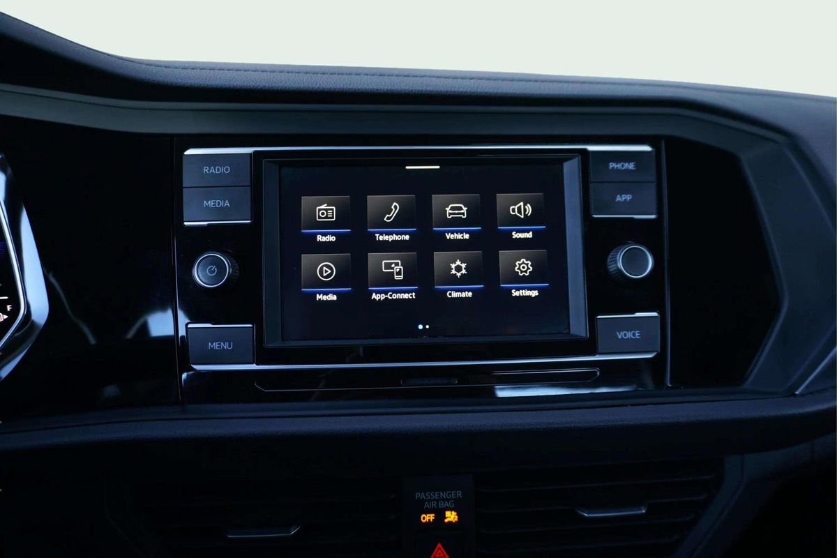 Used 2024 Volkswagen Jetta SE image 30