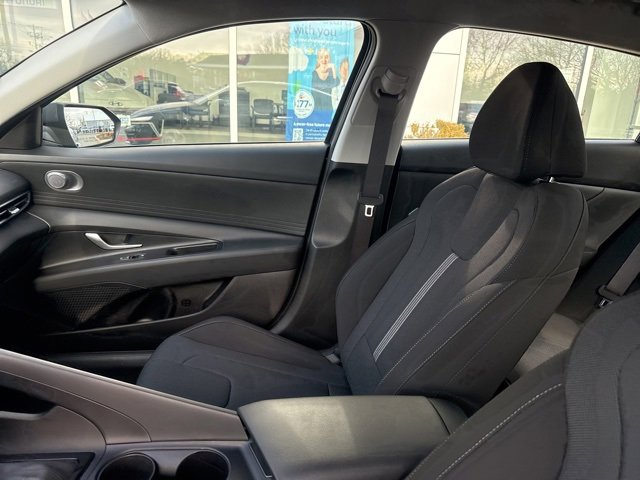 Certified 2025 Hyundai Elantra SE image 21