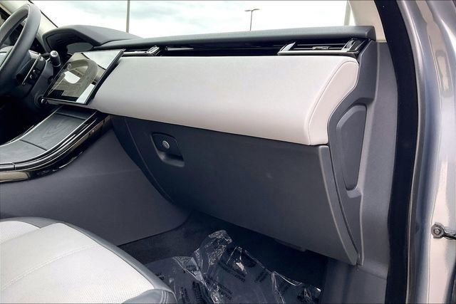 Used 2025 Land Rover Range Rover Velar Dynamic SE image 17