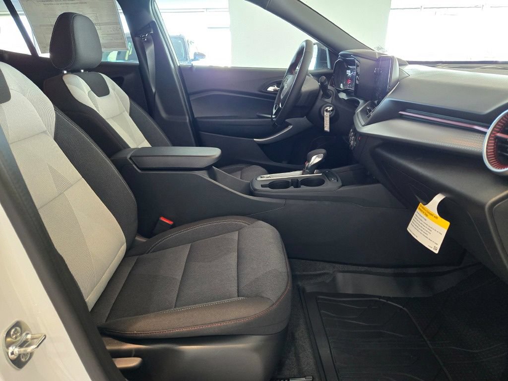 New 2026 Chevrolet Trax RS w/ Driver Confidence Package FWD image 6