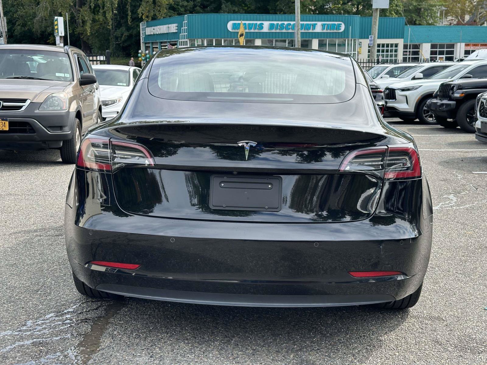 Used 2020 Tesla Model 3 Standard Range RWD image 4