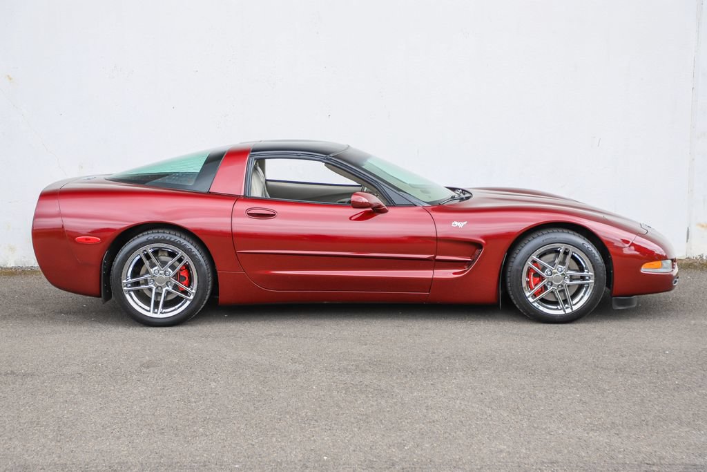 Used 2003 Chevrolet Corvette Coupe w/ Preferred Equipment Group RWD image 3