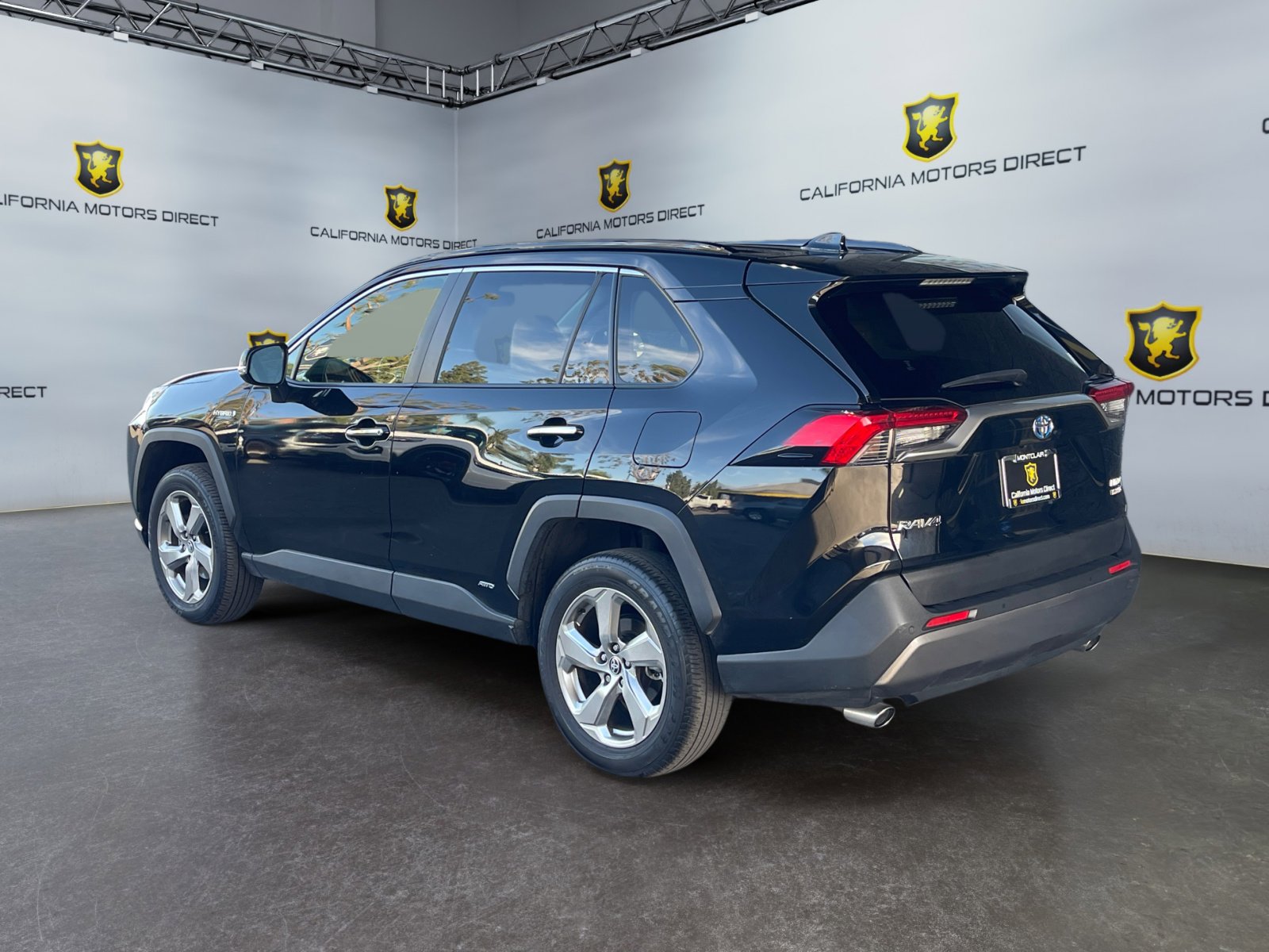 Used 2021 Toyota RAV4 Limited image 3