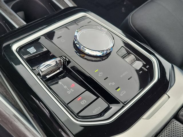 Used 2025 BMW 740i RWD image 33