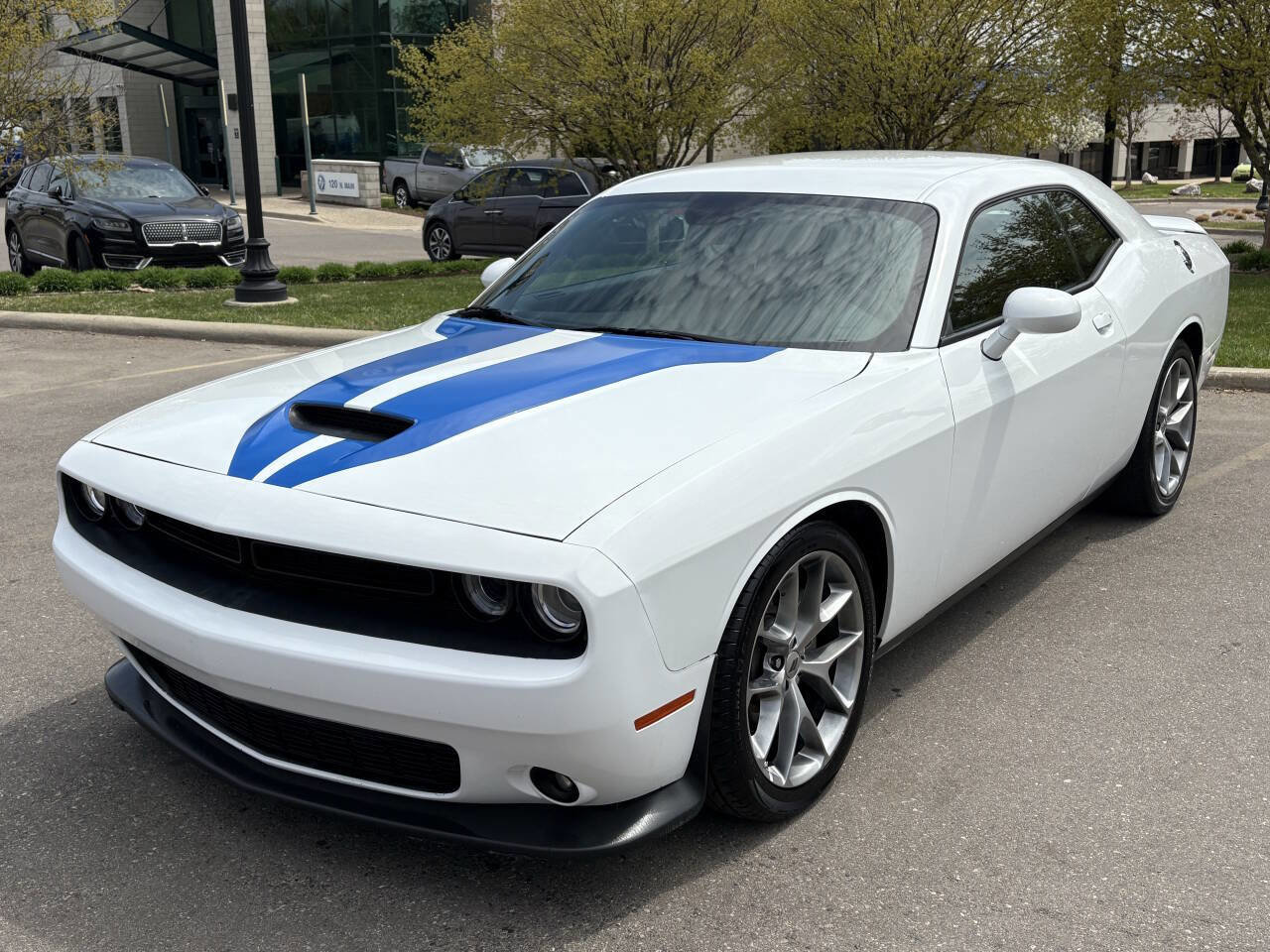 Used 2022 Dodge Challenger GT image 2