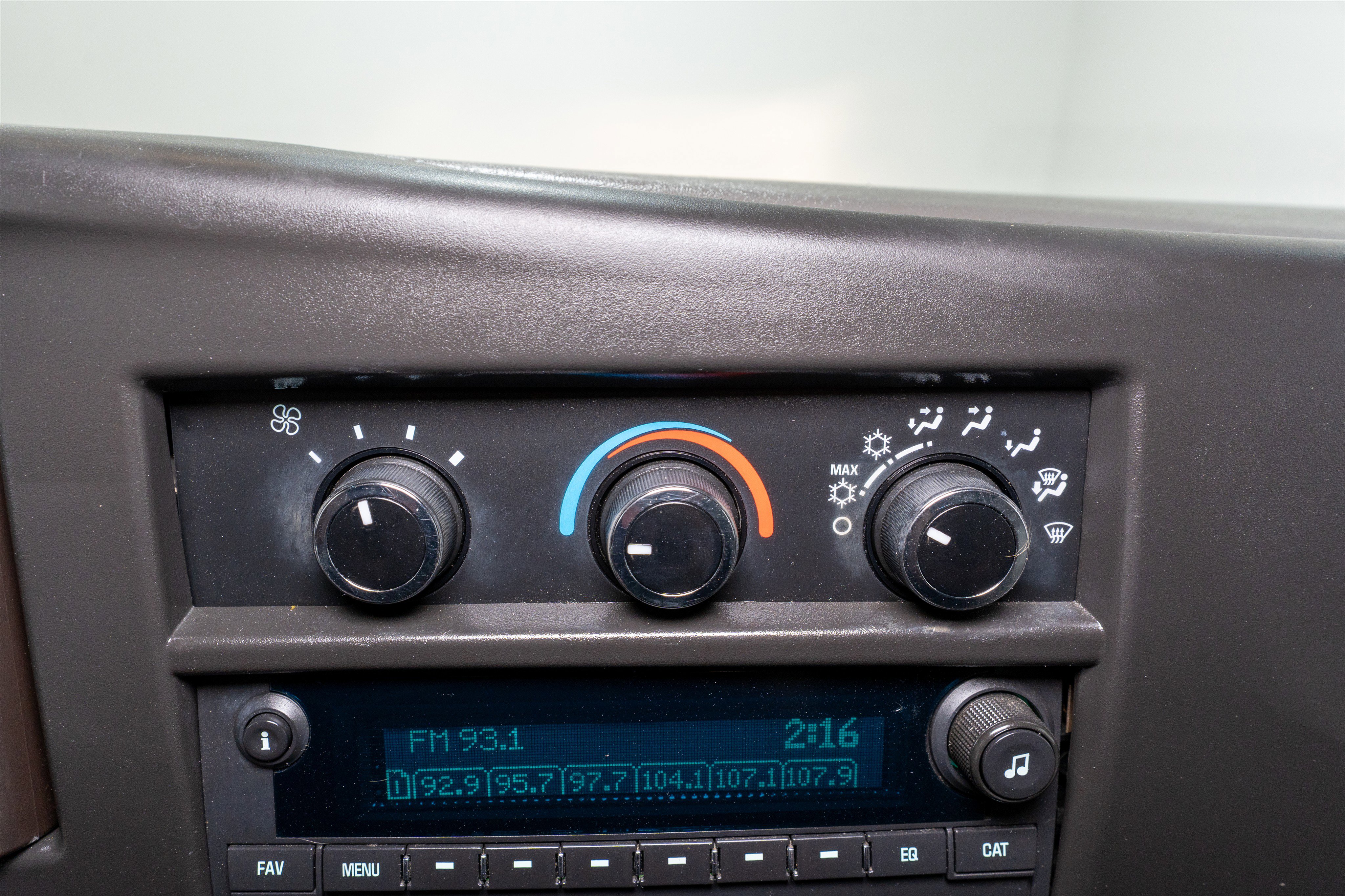 Used 2020 Chevrolet Express 2500 w/ Driver Convenience Package RWD image 19