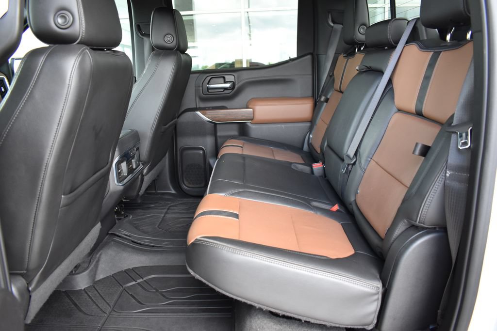Used 2020 Chevrolet Silverado 1500 High Country w/ Technology Package AWD/4WD image 15