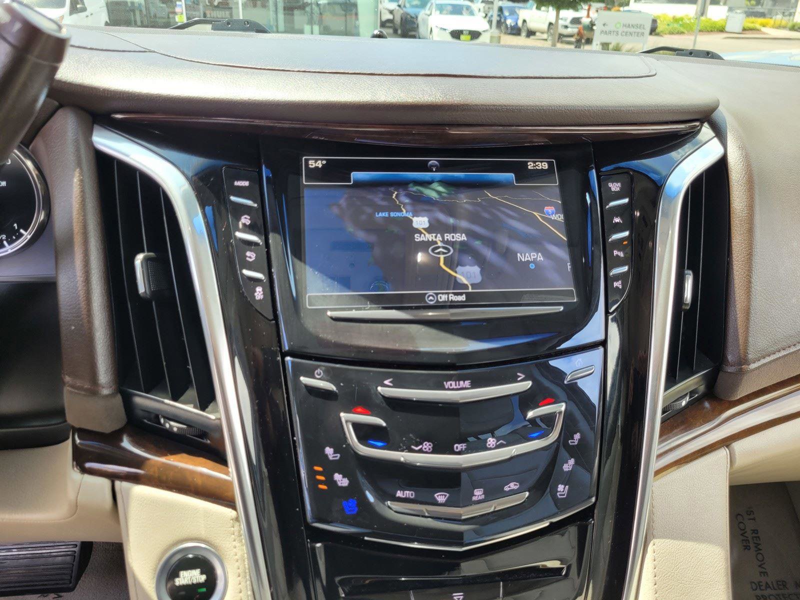 Used 2017 Cadillac Escalade Luxury AWD/4WD image 28