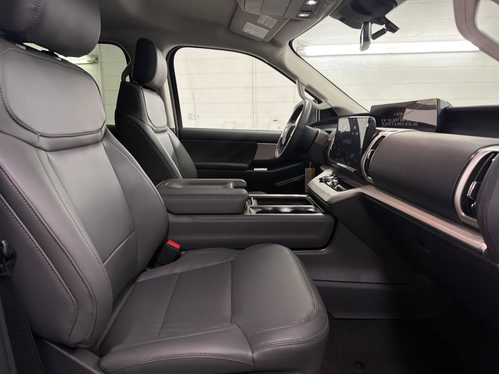 New 2026 Ford Expedition Active image 28