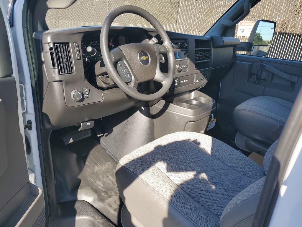 New 2025 Chevrolet Express 3500 w/ Power Convenience Package image 15
