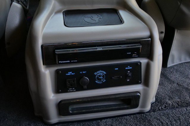 Used 2025 Chevrolet Express 2500 w/ Driver Convenience Package image 43