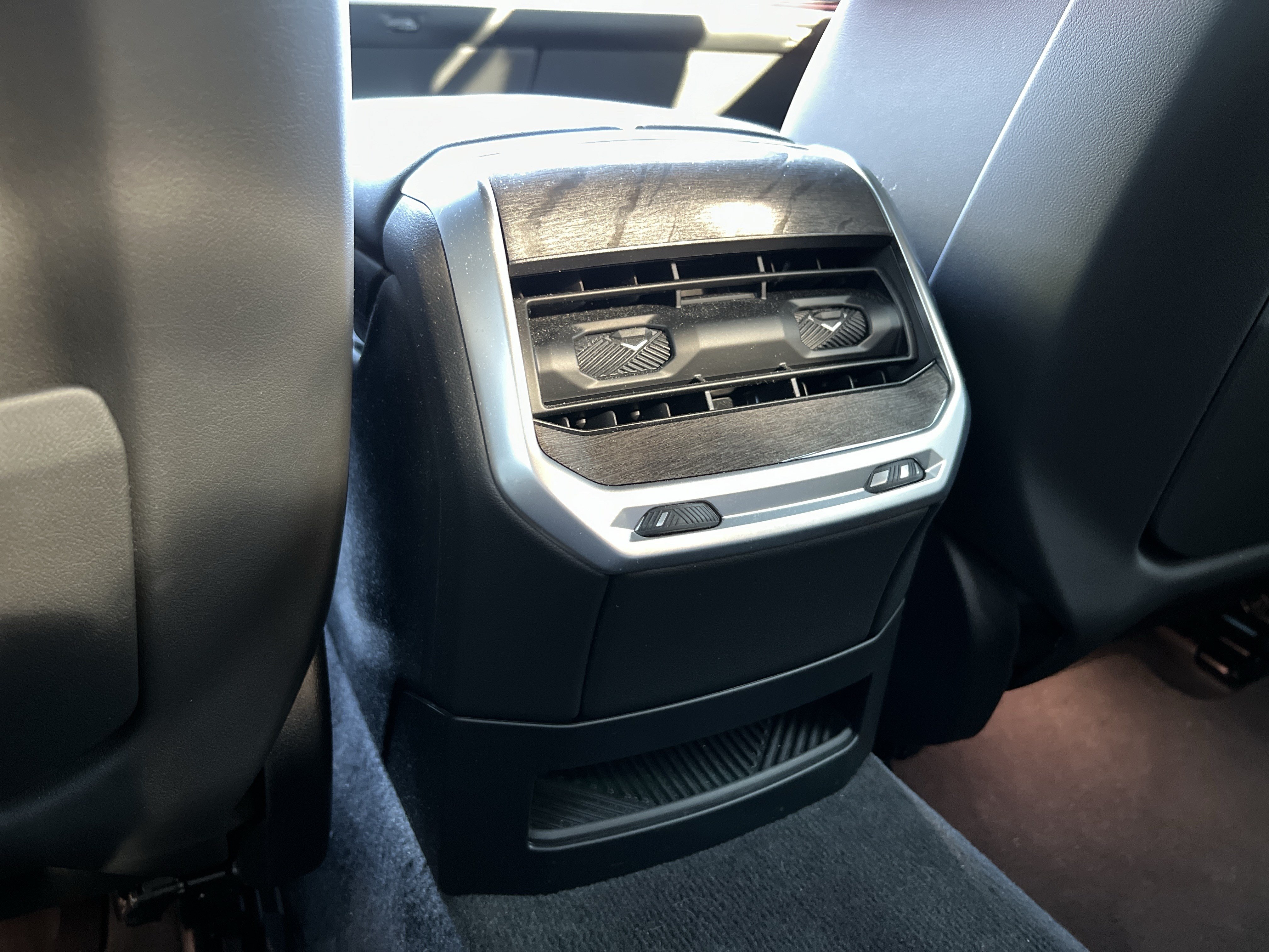 Certified 2024 BMW 740i xDrive AWD/4WD image 40