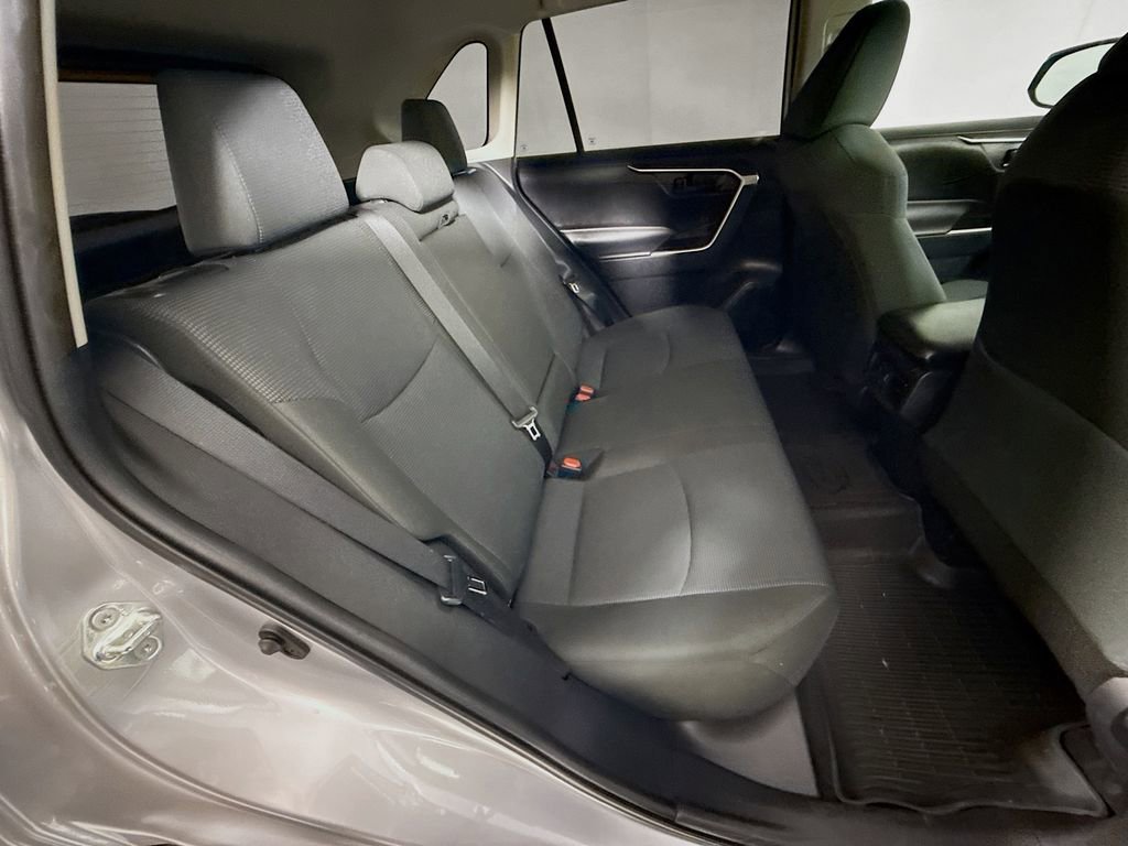 Used 2022 Toyota RAV4 LE FWD image 25