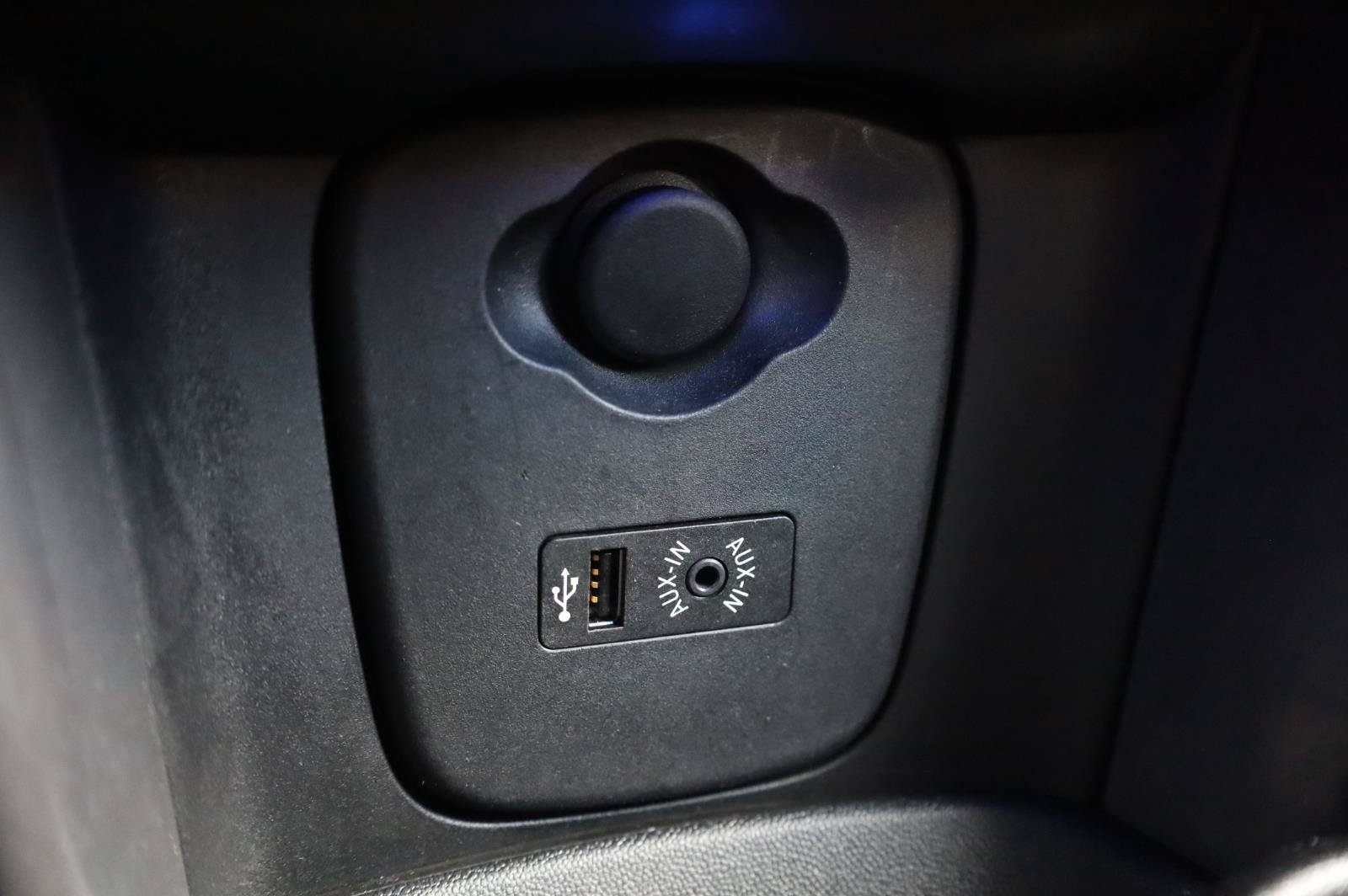 Used 2015 MINI Cooper 4-Door Hardtop FWD image 35
