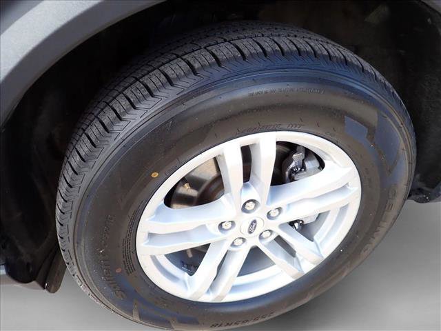 Used 2023 Ford Explorer XLT w/ Equipment Group 202A image 7