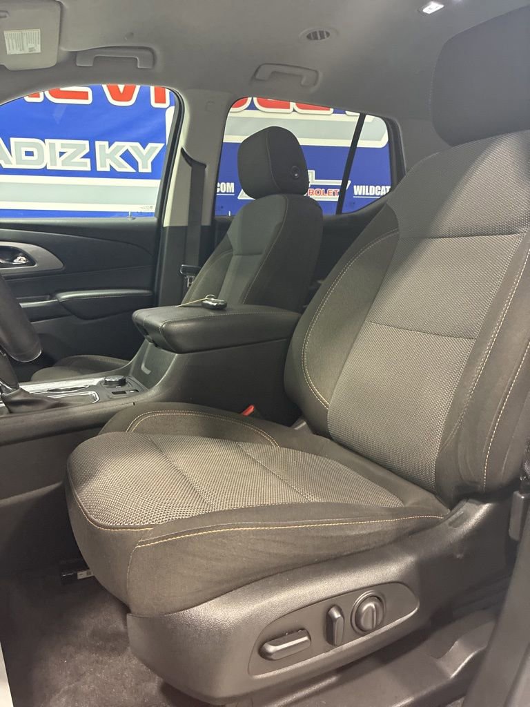 Used 2020 Chevrolet Traverse LT image 15