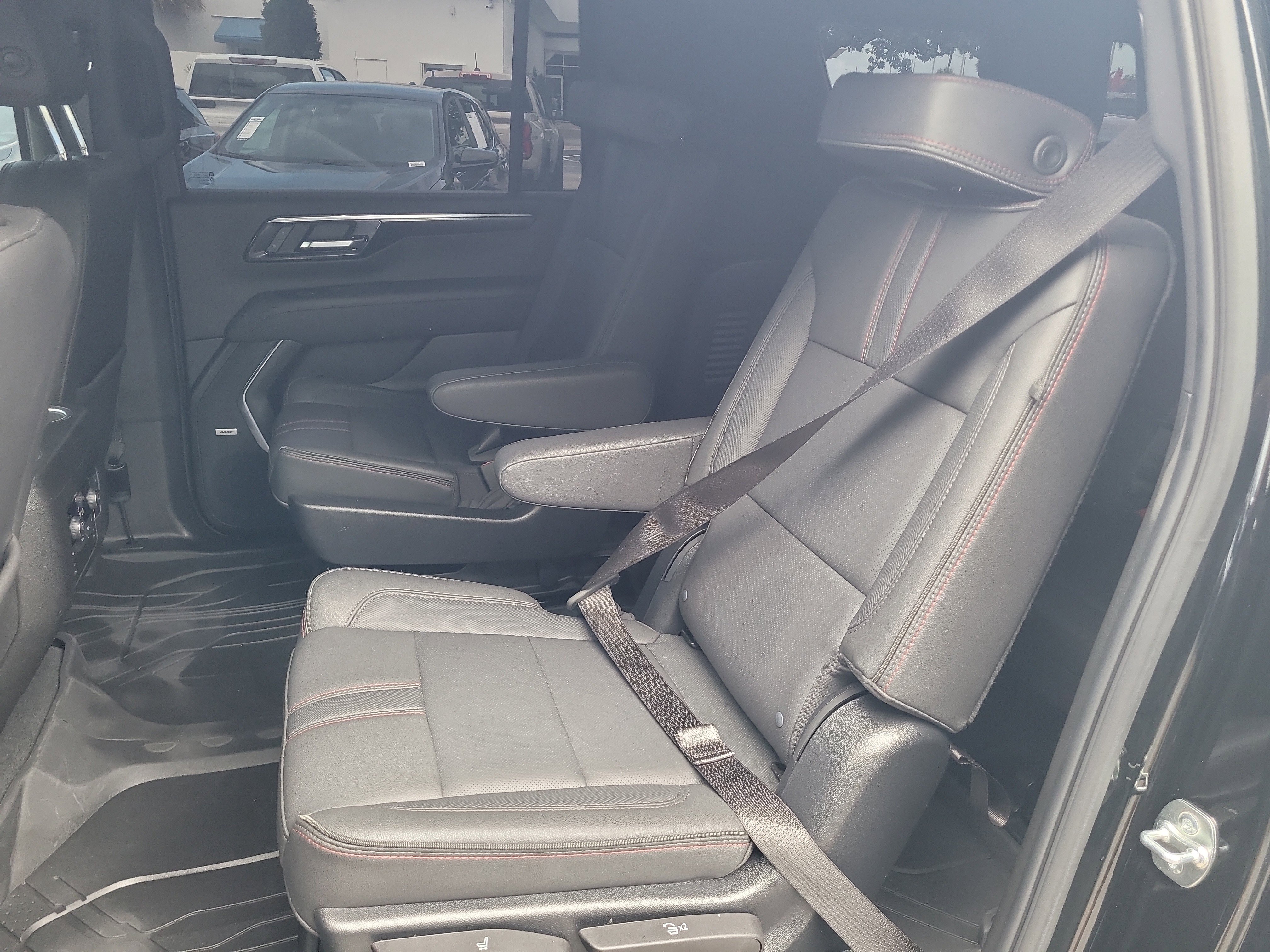 Used 2025 Chevrolet Suburban RST w/ Comfort Package RWD image 27