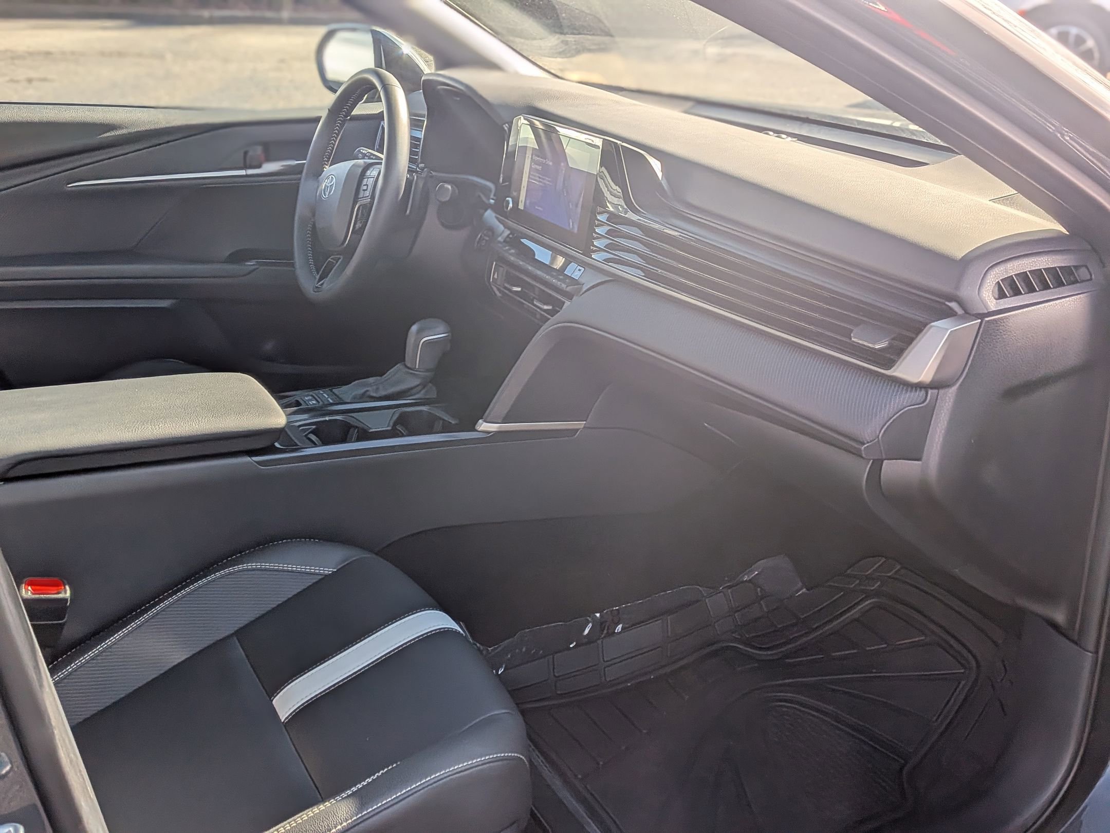 Used 2025 Toyota Camry SE image 22