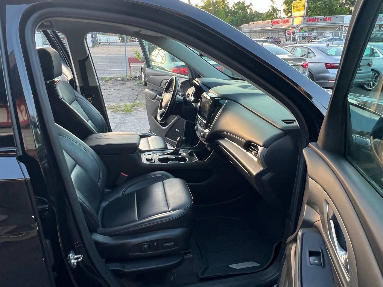 Used 2019 Chevrolet Traverse RS w/ LPO, Floor Liner Package FWD image 19