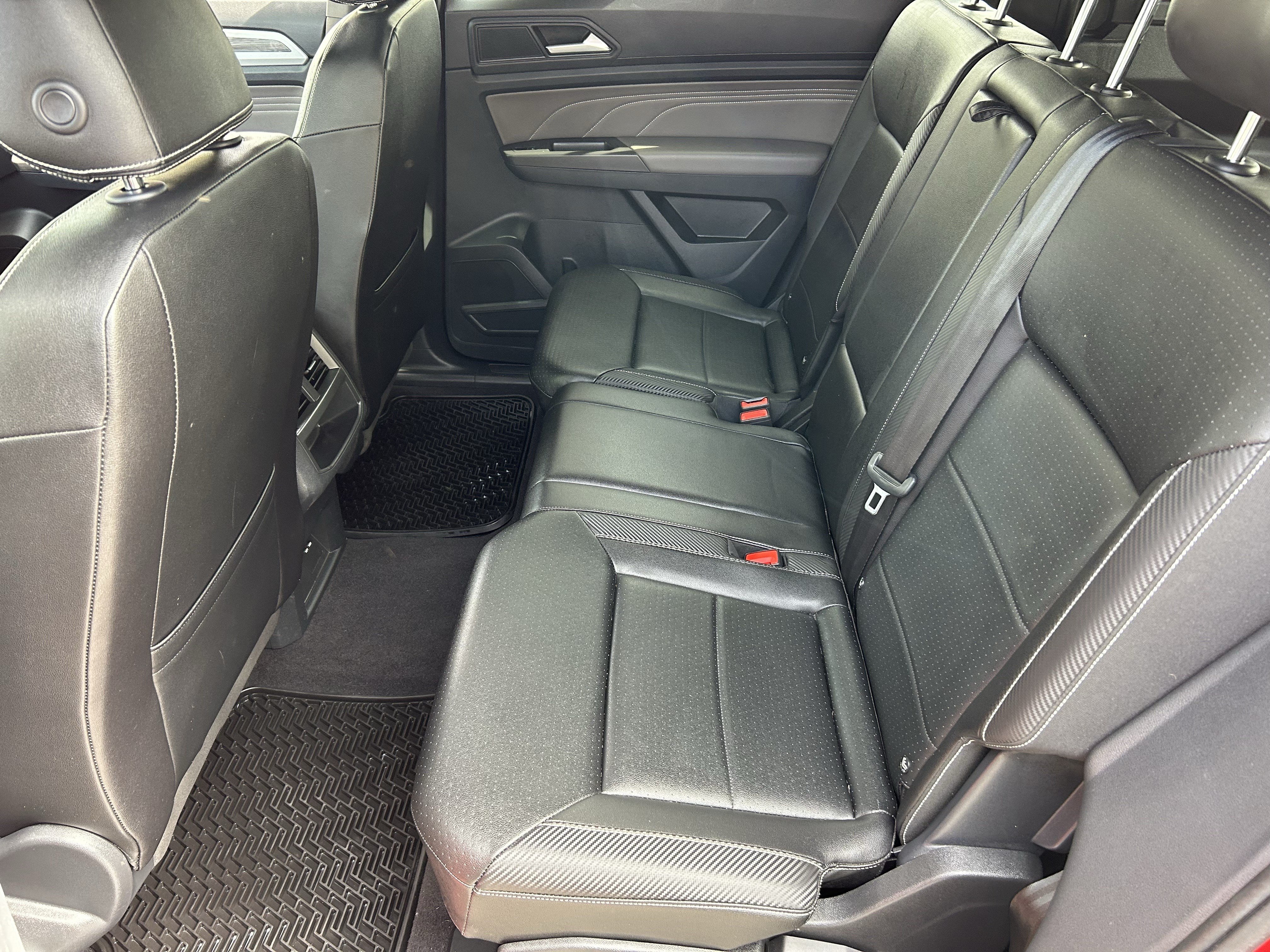 Used 2023 Volkswagen Atlas Cross Sport SE w/ Panoramic Sunroof Package FWD image 15