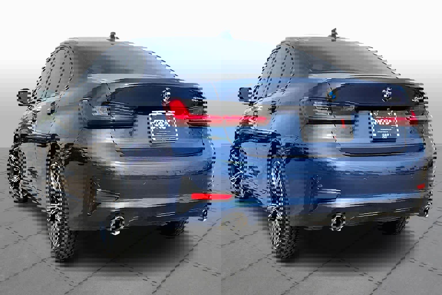 Used 2022 BMW 330i Sedan w/ Driving Assistance Package image 12