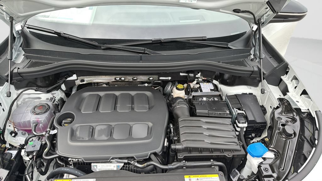 New 2026 Volkswagen Tiguan SE R-Line FWD image 31