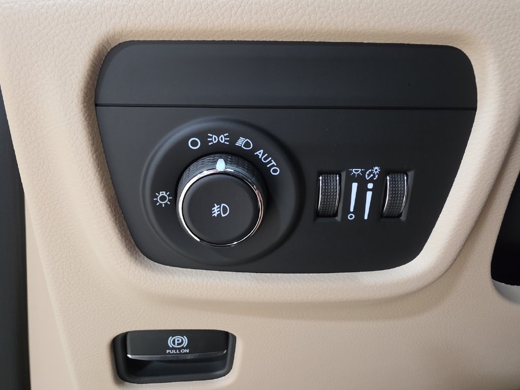 New 2027 Jeep Grand Cherokee Limited AWD/4WD image 22