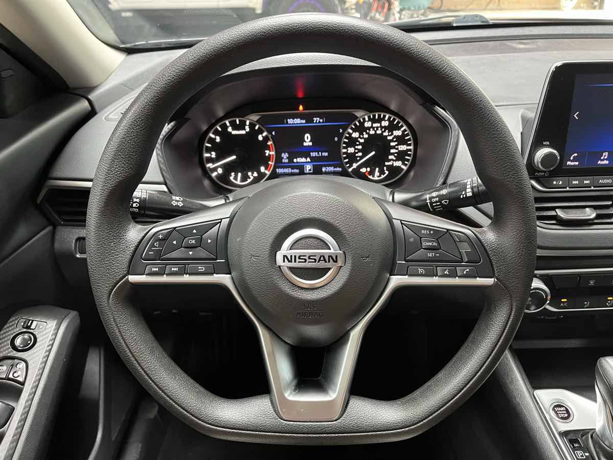 Used 2022 Nissan Altima 2.5 SV FWD image 12