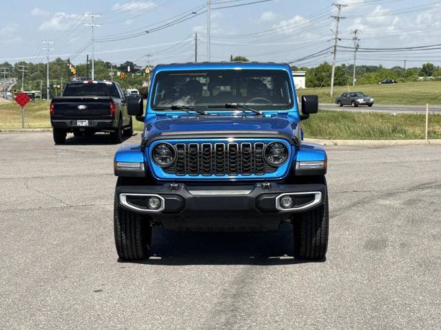 Used 2024 Jeep Gladiator Sport AWD/4WD image 2