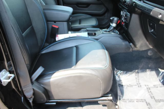 Used 2023 Jeep Wrangler Unlimited Rubicon 4xe AWD/4WD image 32