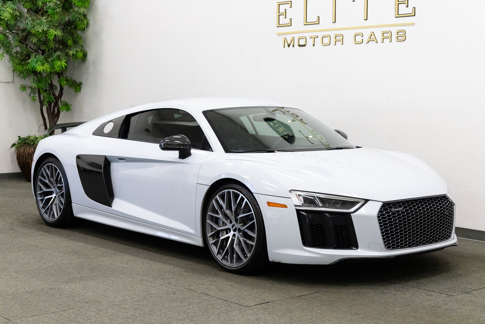 Used 2017 Audi R8 V10 plus AWD/4WD image 7
