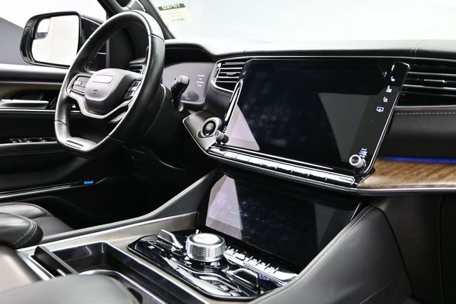 Used 2023 Jeep Grand Wagoneer 4WD image 18