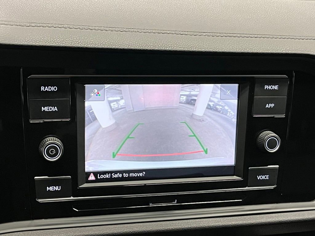 Used 2023 Volkswagen Jetta SE w/ Panoramic Sunroof Package image 27